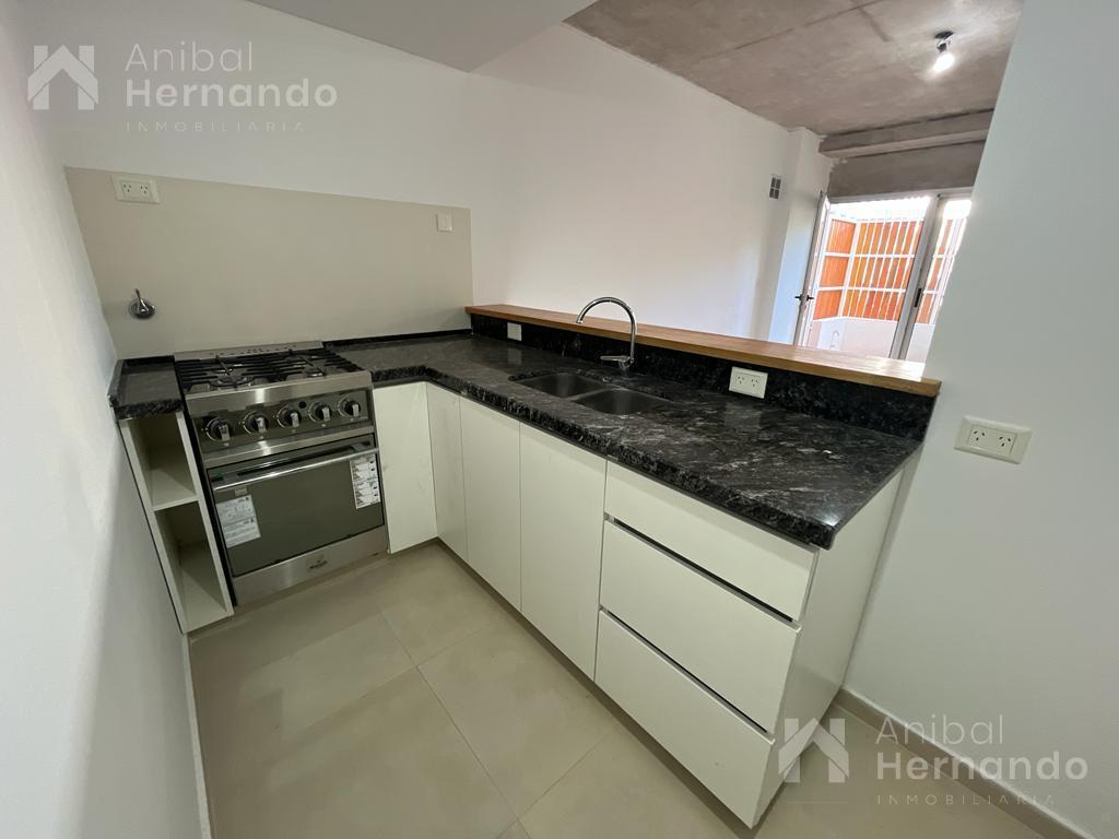 Venta de Departamento 2 Ambientes, 2 Baños, Moreno, con Patio, Mini Piscina y Cochera 2