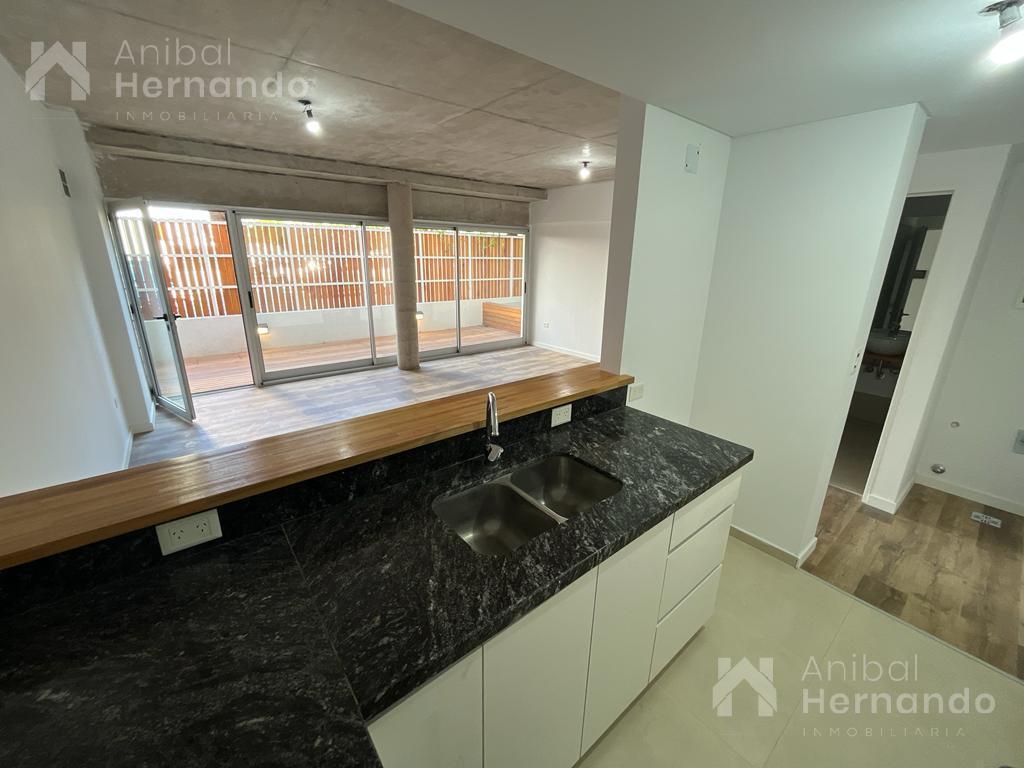 Venta de Departamento 2 Ambientes, 2 Baños, Moreno, con Patio, Mini Piscina y Cochera 1