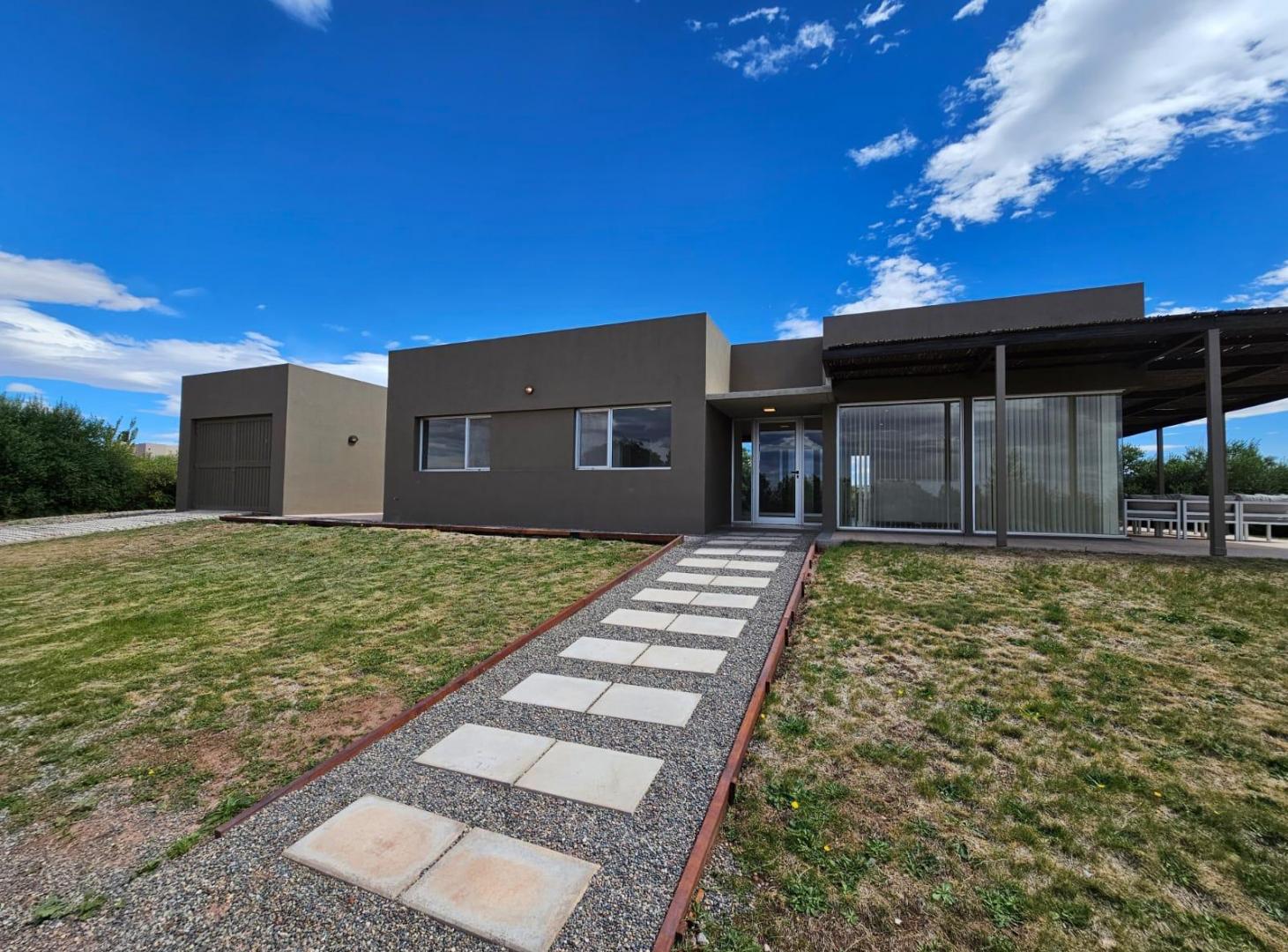 Casa en venta en La Península, lago Mari Menuco