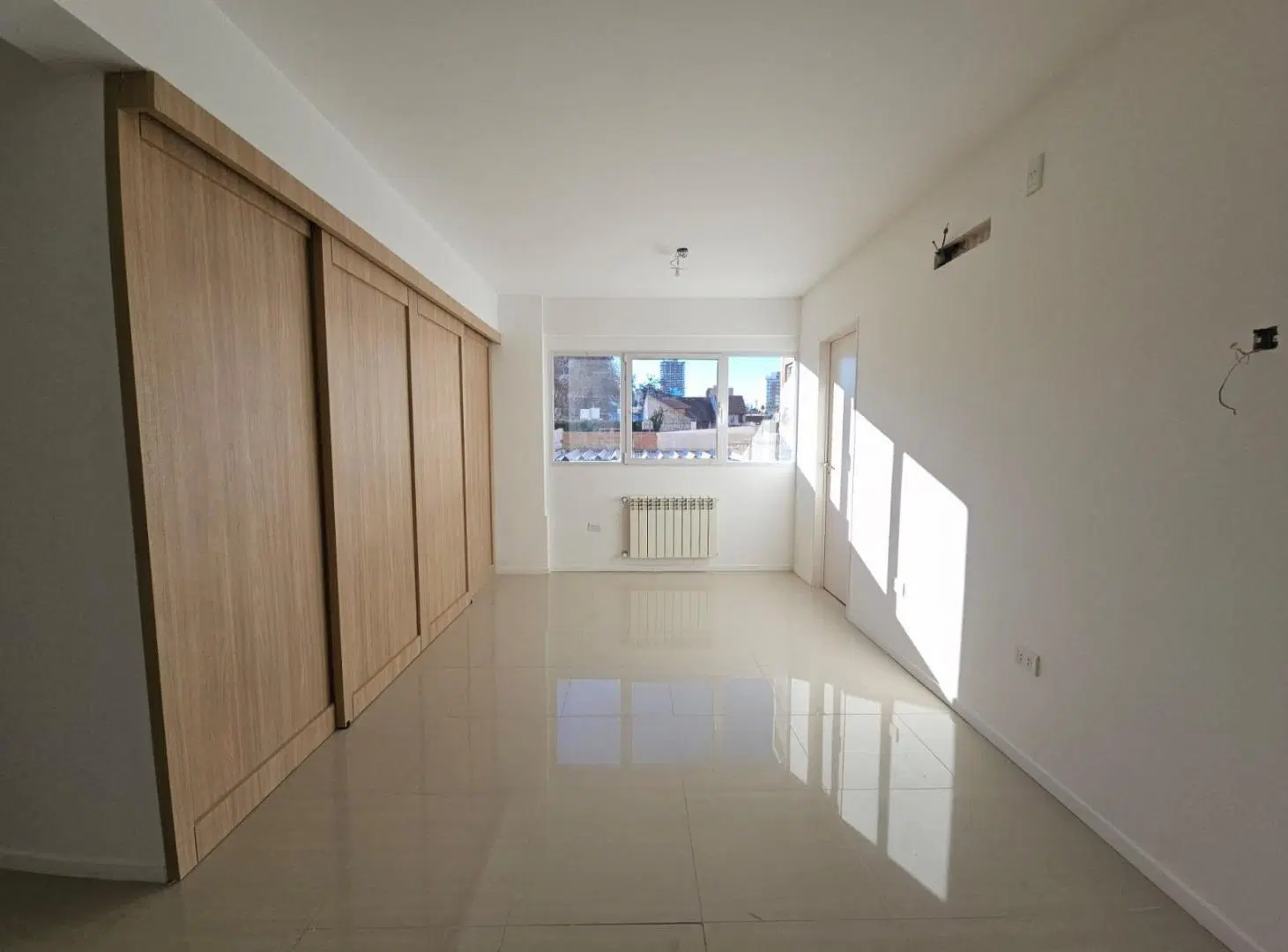 Departamento apto OFICINA. 2 dormitorios, 2 baños. Cochera 4