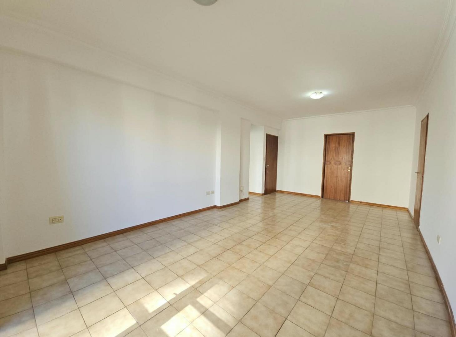 Foto de Departamento semipiso, 3 dormitorios, 2 baño, cochera. Centro, imagen 5
