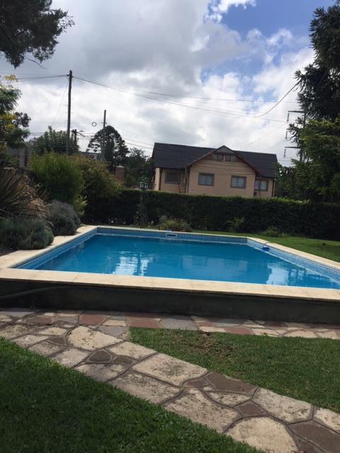 ITUZAINGO, Casa quinta con piscina