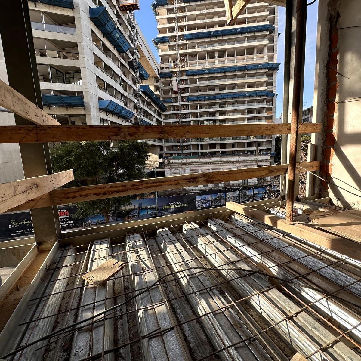 Departamento 2 ambientes con patio y balcón en  Belgrano/Coghlan