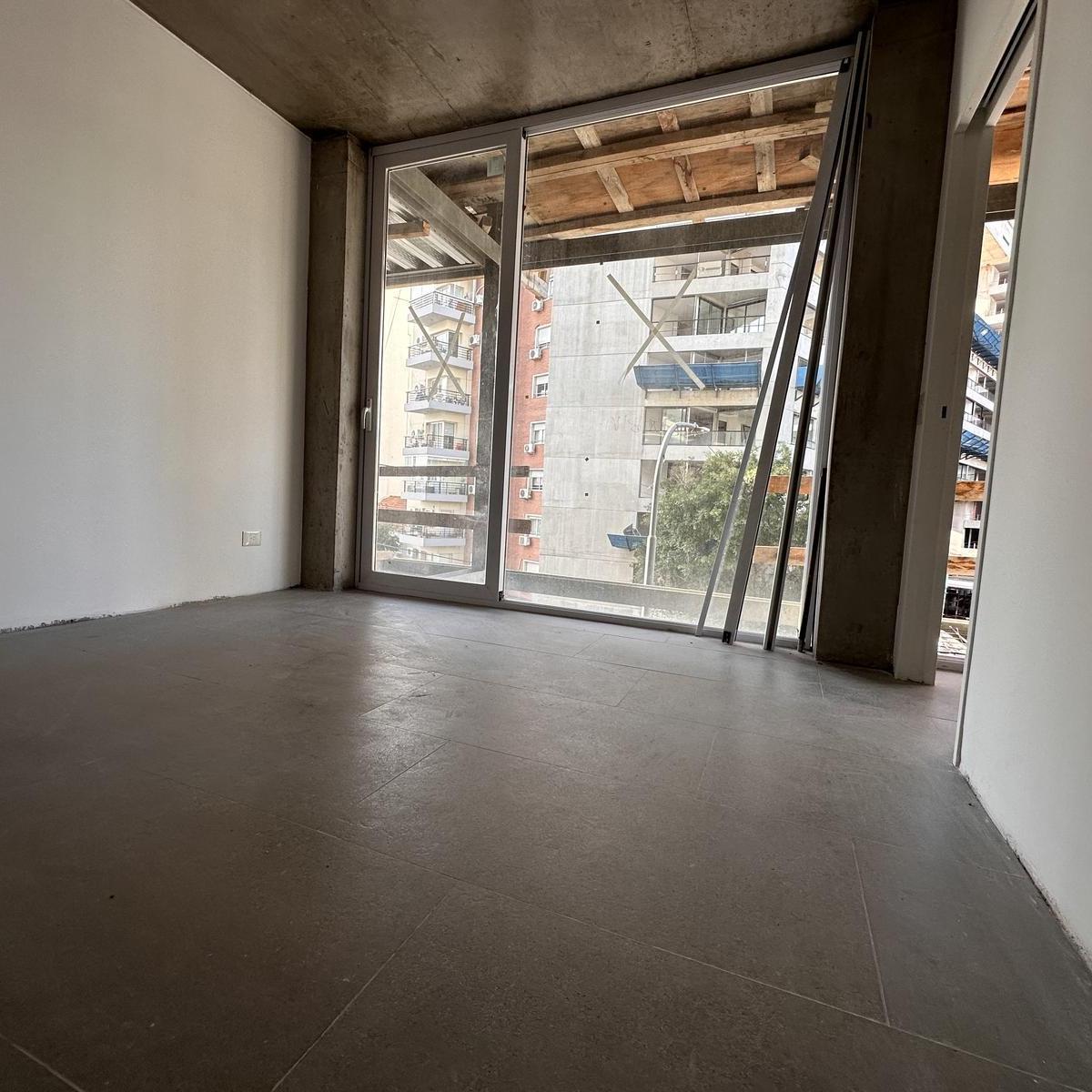 Foto de Departamento 2 ambientes con patio y balcón en Belgrano/Coghlan, imagen 3