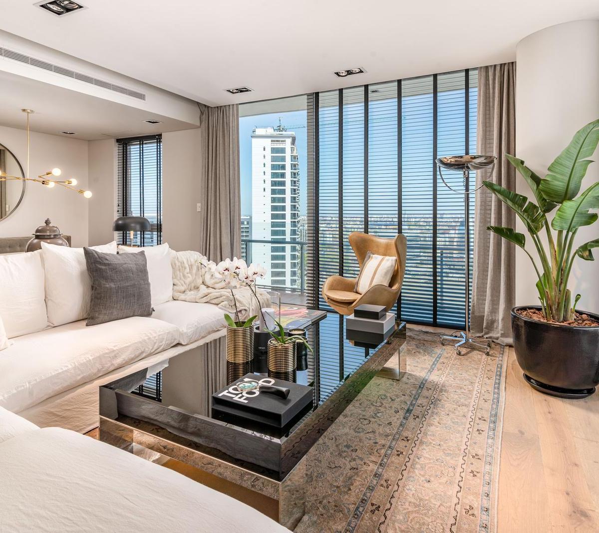 Venta Piso Alto 4 Amb de 260 m², 4 Coch, Seg 24h, Full Amenities - Juana Manso 1700 (Puerto Madero) 2