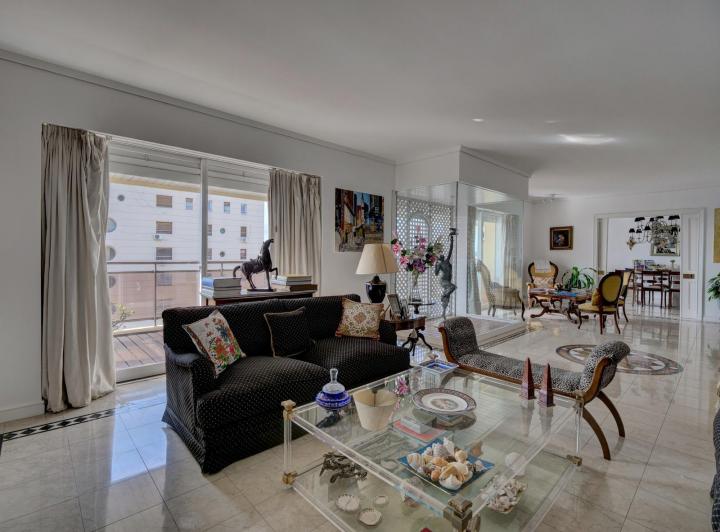 VENTA  Dúplex piso altísimo vista  al río, 3 suites, terraza y parrilla, 400m², 2 coch. Belgrano. 5