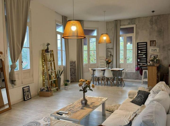 Alquiler 2 amb tipo loft. 120 m2. POR ESCALERAS. 2