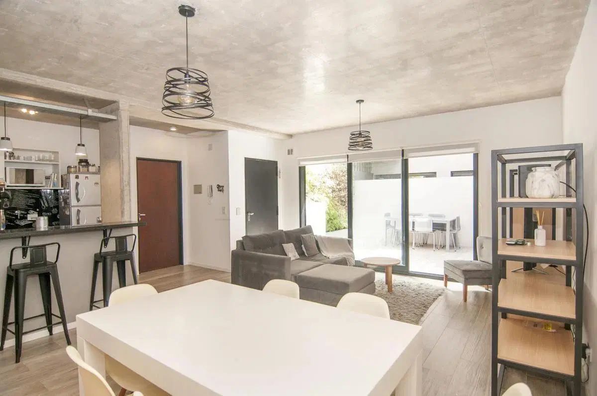 DEPARTAMENTO EN VENTA CABALLITO 4 AMBIENTES CON PATIO Y PARRILLA 2 COCHERAS 4