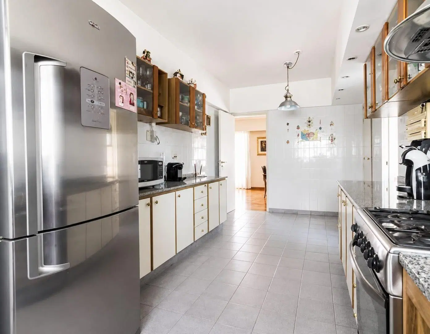 Departamento 4 AMBIENTES CON DEPENDENCIA Y 3 COCHERAS 4