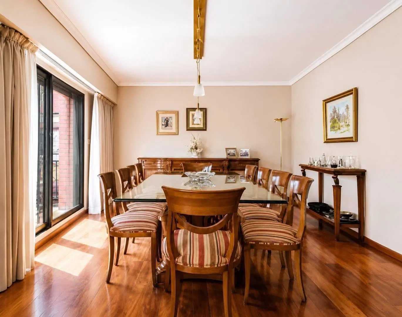 Departamento 4 AMBIENTES CON DEPENDENCIA Y 3 COCHERAS 3