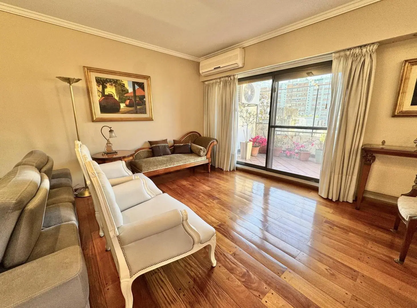 Departamento 4 AMBIENTES CON DEPENDENCIA Y 3 COCHERAS 1