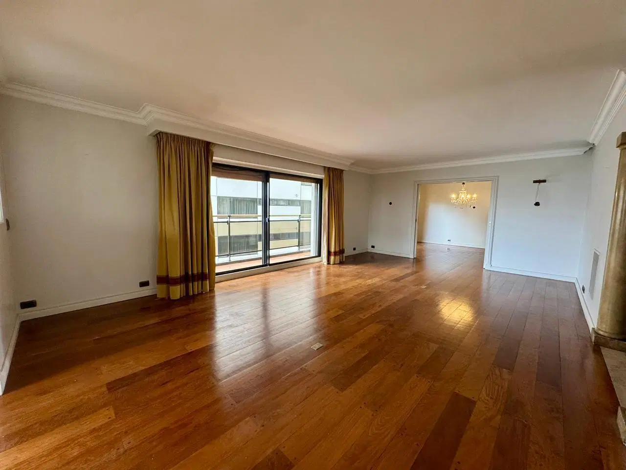 Departamento Piso de 5 AMBIENTES CON 2 DEPENDENCIA SOBRE LIBERTADOR 4