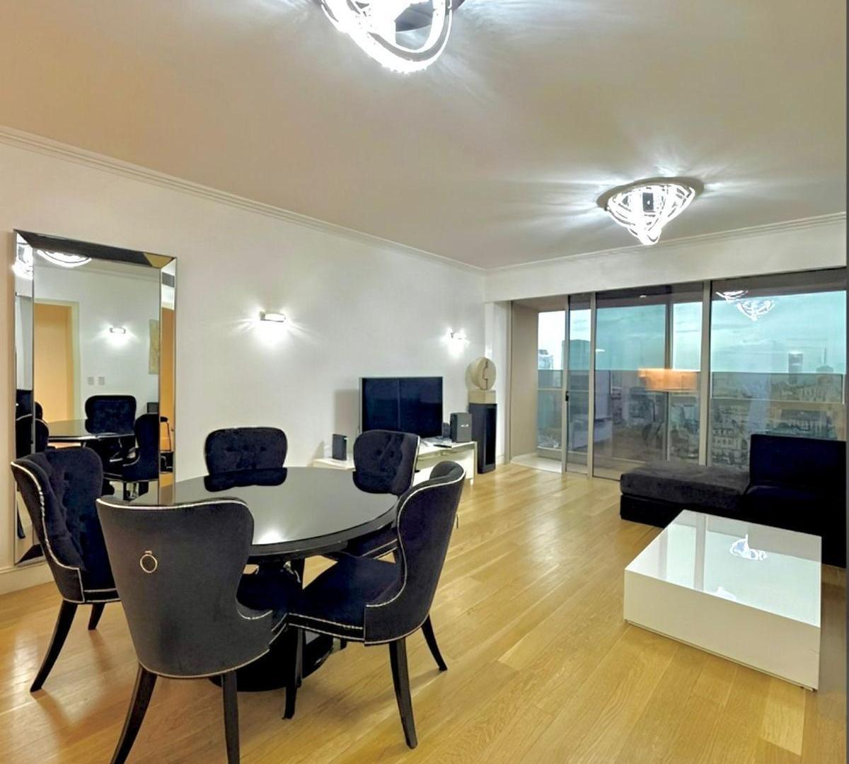 Venta 2 amb. en suite, toilette de recepción, 1 cochera. Puerto Madero