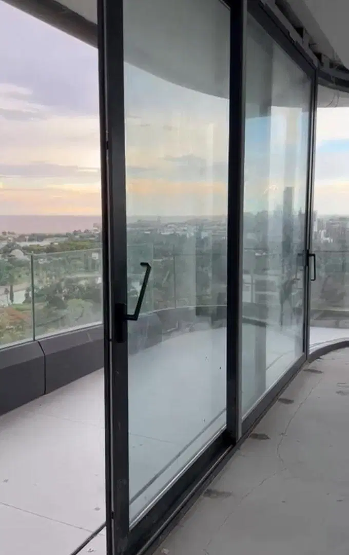 Venta torre L Avenue. 4 suites   escrit. Coch para 4 autos. 310m2. Palermo Nuevo. 2