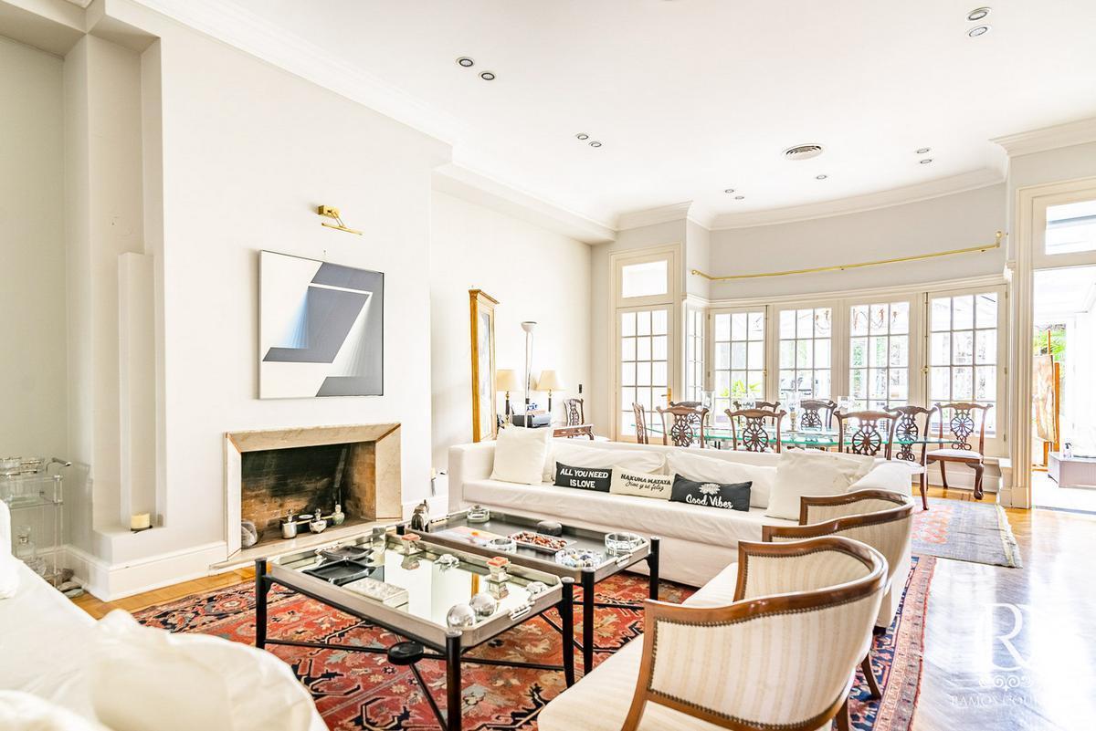 Venta Exclusiva casa  4 plantas de Estilo 850m² c/jardín y Pileta 3 cochs. Maure y Malasia- Palermo