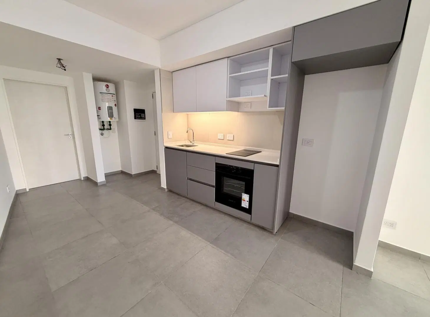 VENTA Departamento monoanbiente 40m2 con balcón aterrizado - Villa del Parque 4