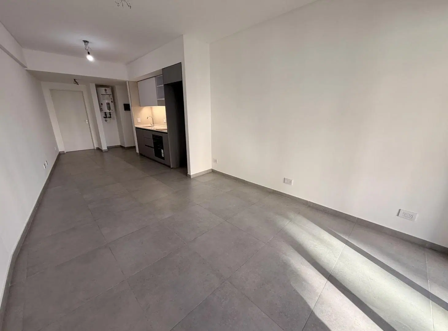 VENTA Departamento monoanbiente 40m2 con balcón aterrizado - Villa del Parque 3