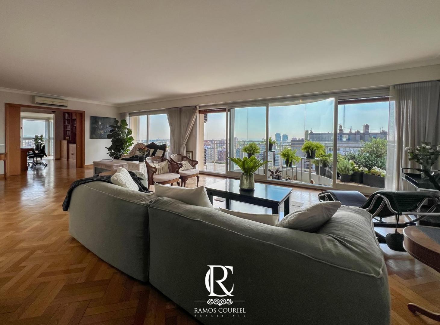 Exclusivo piso alto de 7 ambientes con vistas abiertas al río en Barrancas de Belgrano - Muy luminos