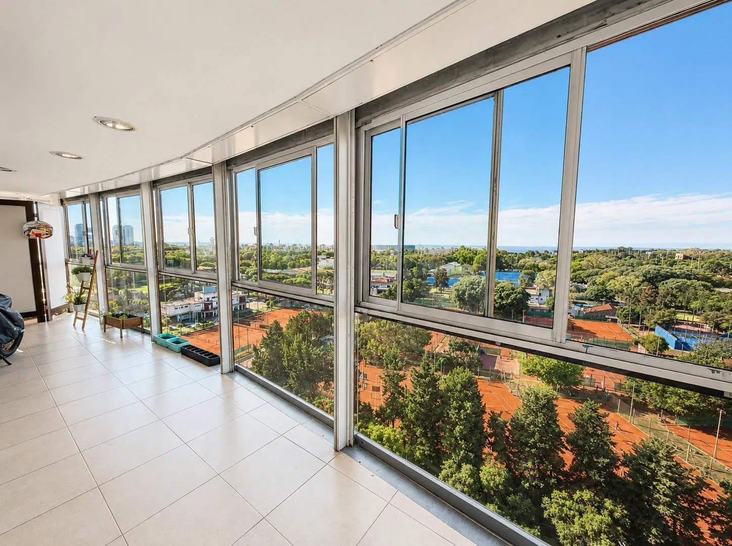 VENTA Departamento 4 ambientes con  vista al rio, espacio guarda coches, seguridad 24hs - Nuñez 3