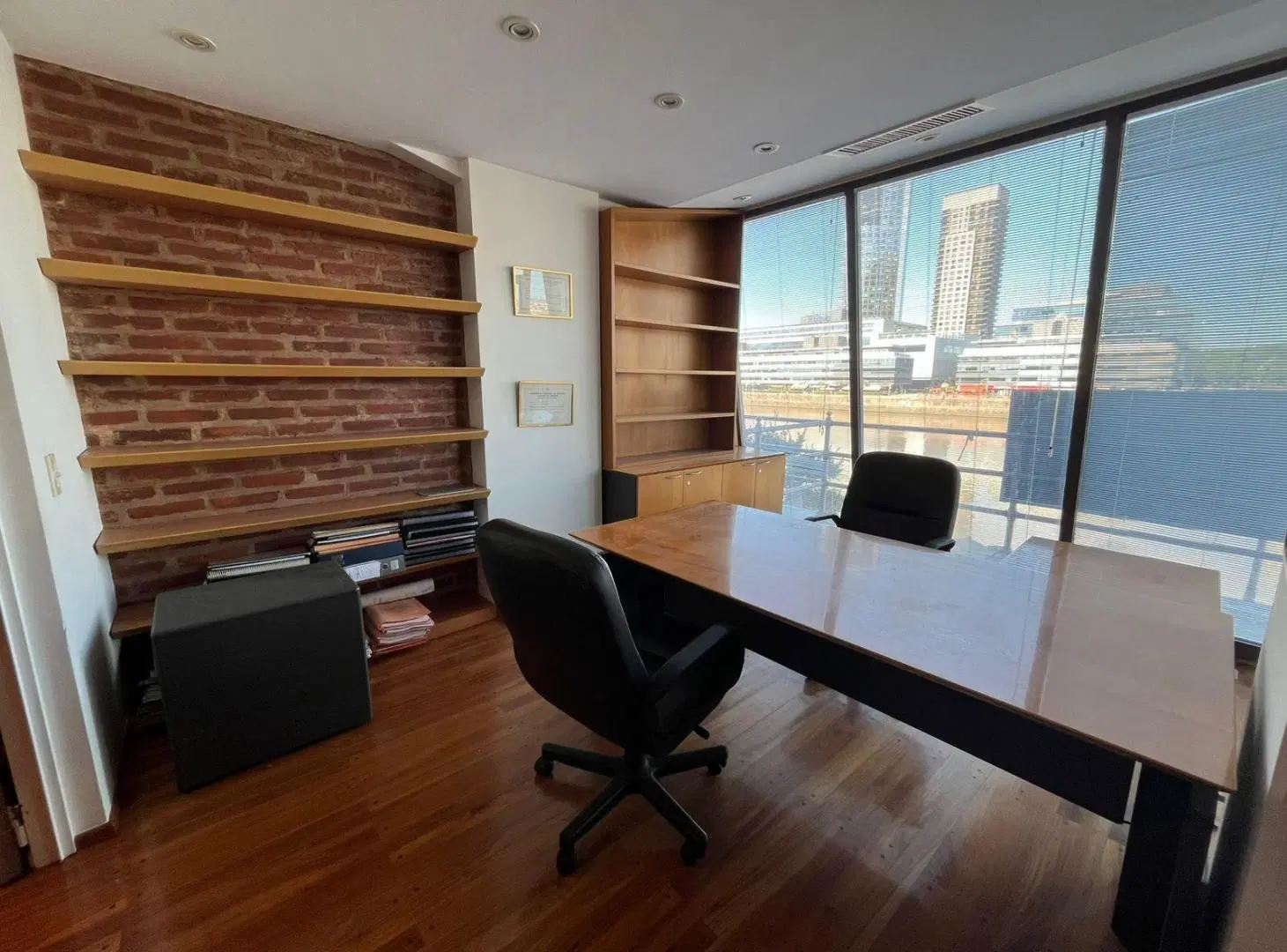 Venta Oficina de  110m2, 1 coch, amenities, Seg 24hs- Alicia M de Justo 800 (Puerto Madero) 3