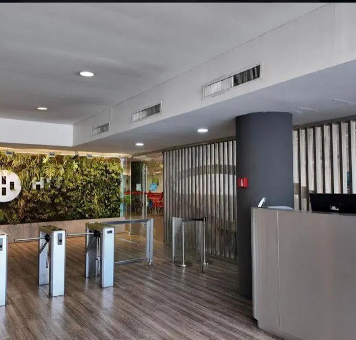 Oficina en venta  951m2 ,8 coch-Av Chiclana 3300 (Parque Patricios) 2