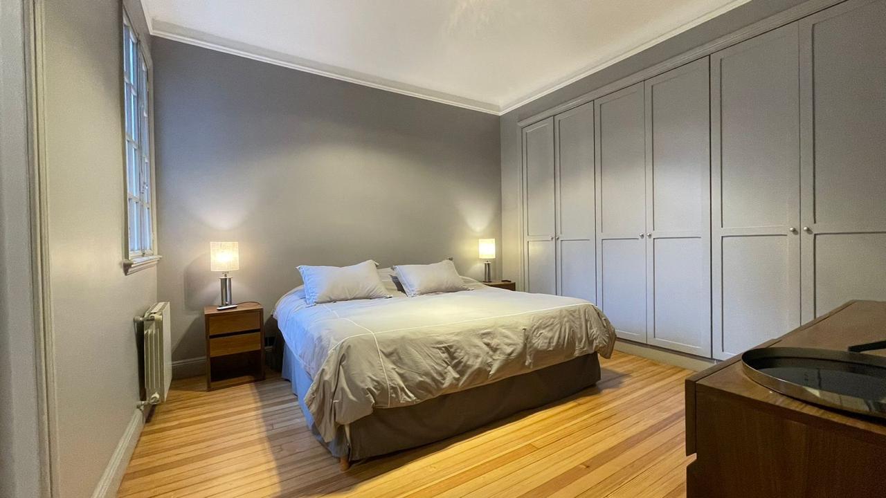 Venta Semi piso 105m2 2 dormitorios muy luminoso-Juncal 700 ( Recoleta)