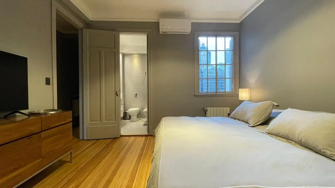 Venta Semi piso 105m2 2 dormitorios muy luminoso-Juncal 700 ( Recoleta) 2