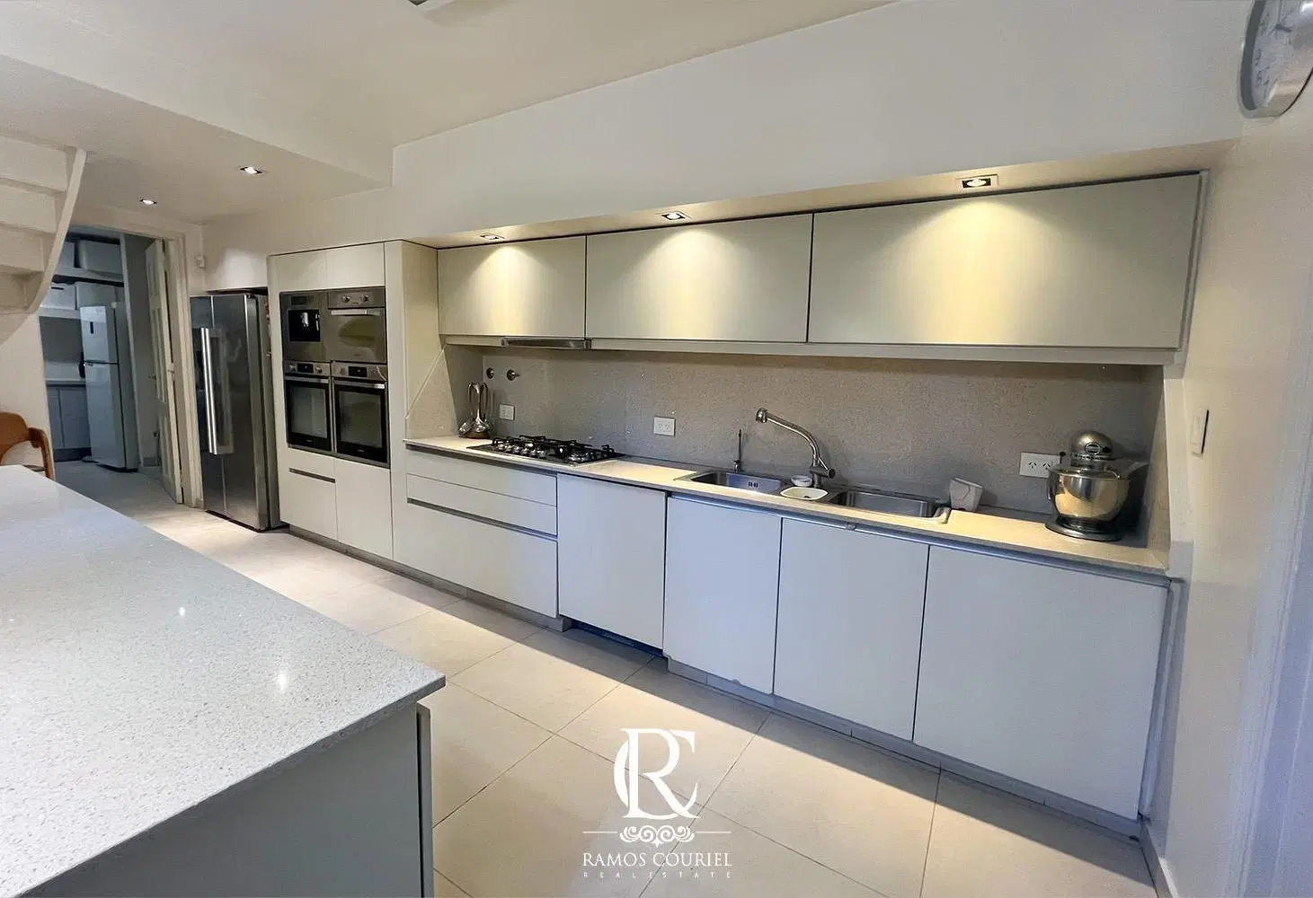 Venta Casa de estilo 720m2, patio parrilla, 2 coch-Av Melián  y Echeverría (Belgrano R) 3