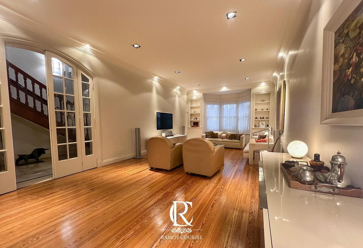 Venta Casa de estilo 720m2, patio parrilla, 2 coch-Av Melián  y Echeverría (Belgrano R)