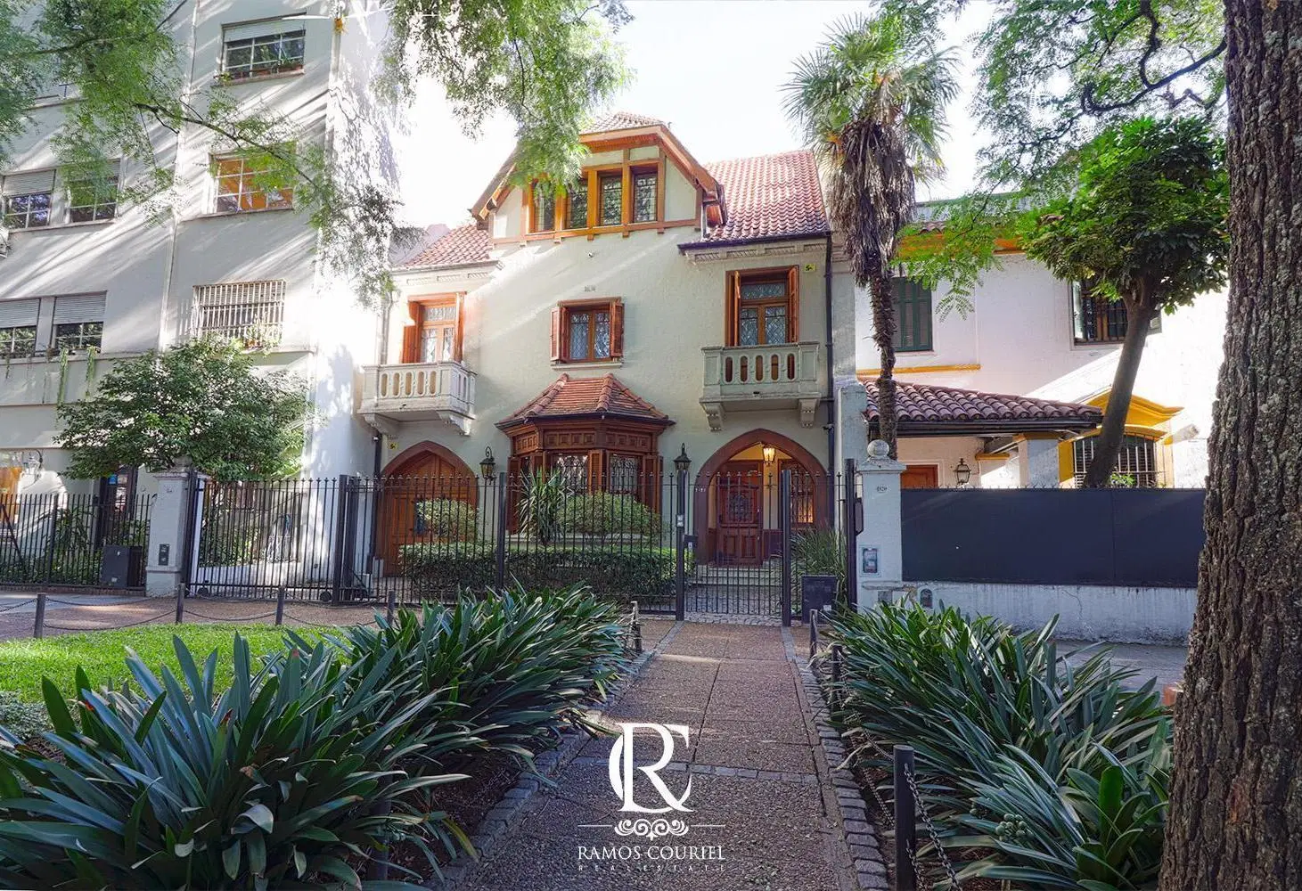 Venta Casa de estilo 720m2, patio parrilla, 2 coch-Av Melián  y Echeverría (Belgrano R) 5