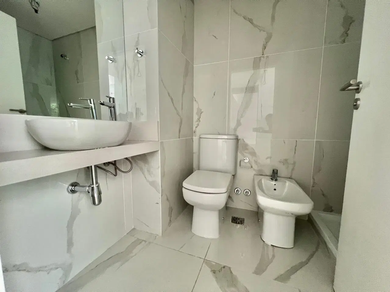 Black Newbery • 2 ambientes en suite • A estrenar • J.Newbery esq. Baez 8