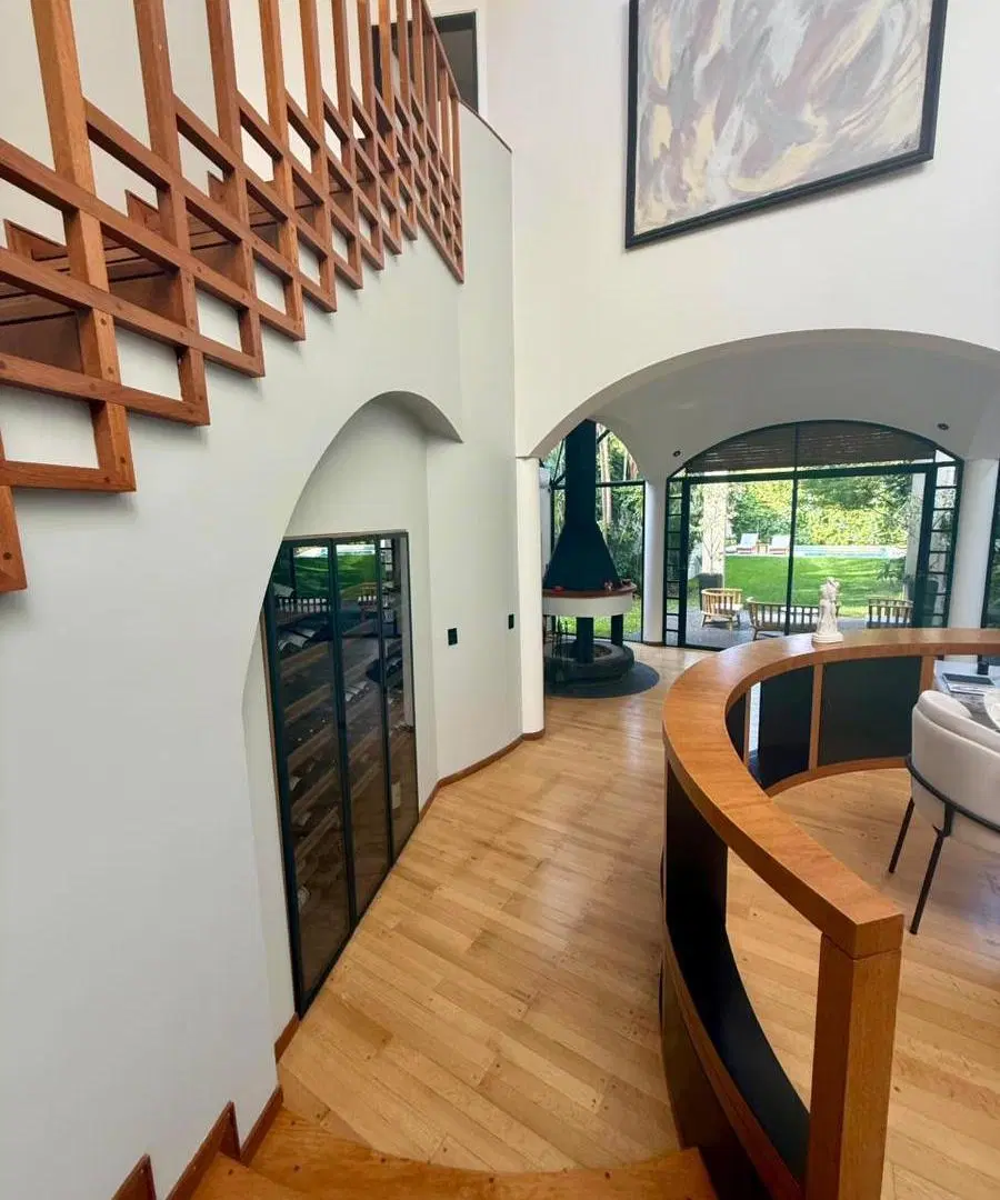 Venta Casa Doble Altura 5 Ambientes 556 m²  Jardin C/Pileta 2 cocheras 4