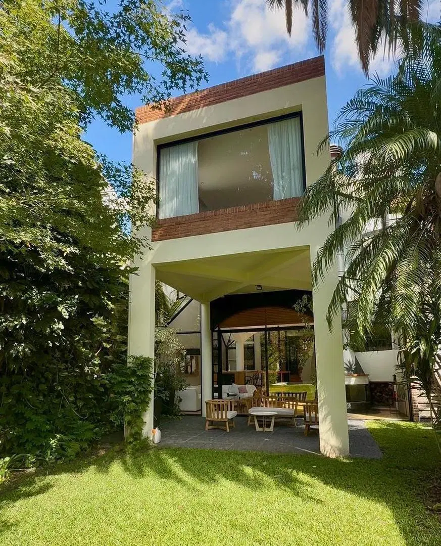 Venta Casa Doble Altura 5 Ambientes 556 m²  Jardin C/Pileta 2 cocheras 3
