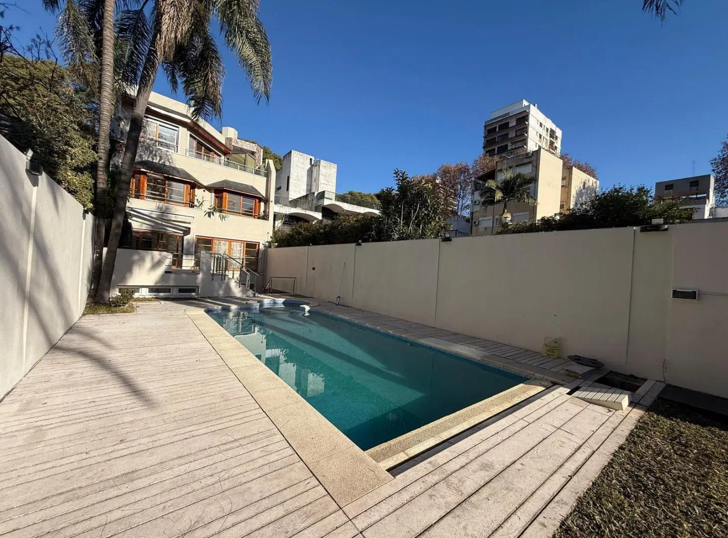 ALQUILER de espeactacular casa reciclada en Belgrano R. 6 amb. 1000m2 totales 2