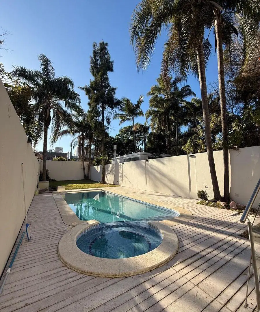 ALQUILER de espeactacular casa reciclada en Belgrano R. 6 amb. 1000m2 totales 4