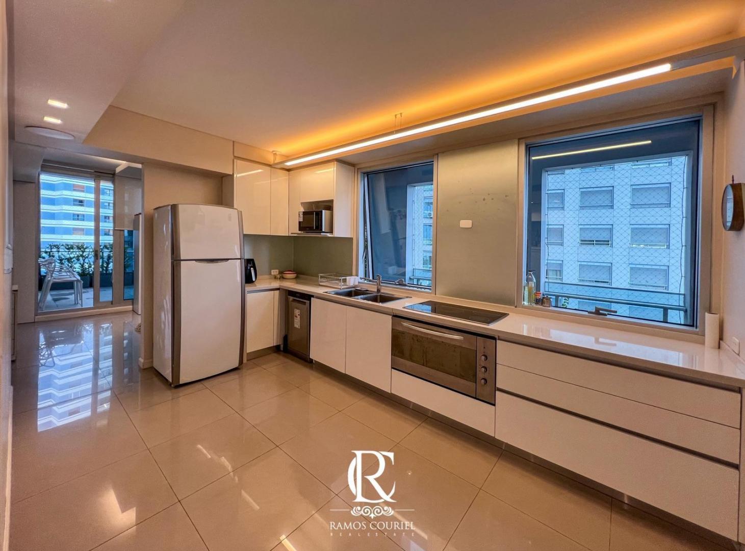 Foto de Exclusivo Piso Alto de 232 m² con Terrazas y Vista 360° al Río y la, imagen 2