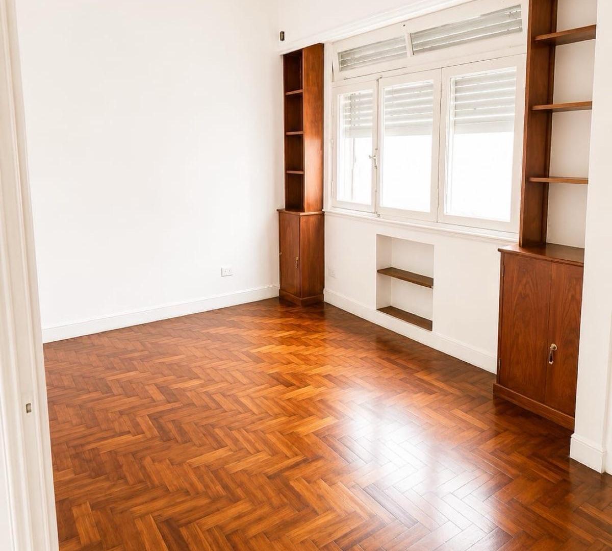 Foto de Venta 3 ambientes 67m2, reciclado a nuevo-Av. Varela y Rivadavia, imagen 1