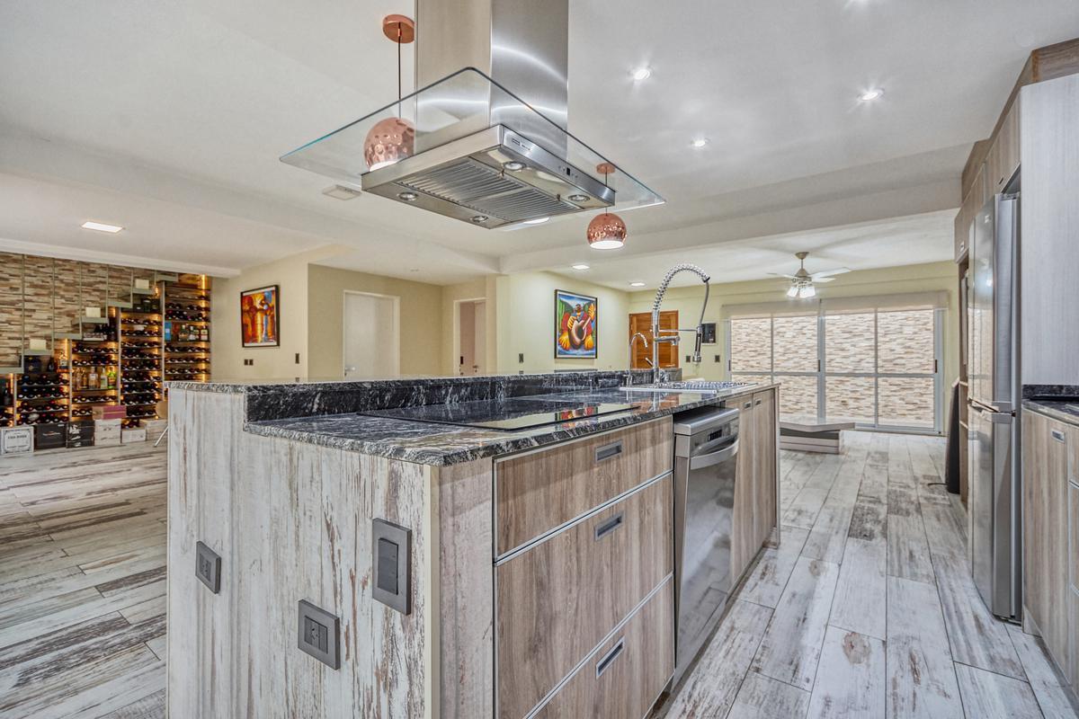 Foto de Venta Depto tipo casa 4 amb c/ quincho parrilla jacuzzy y terraza 207m, imagen 3