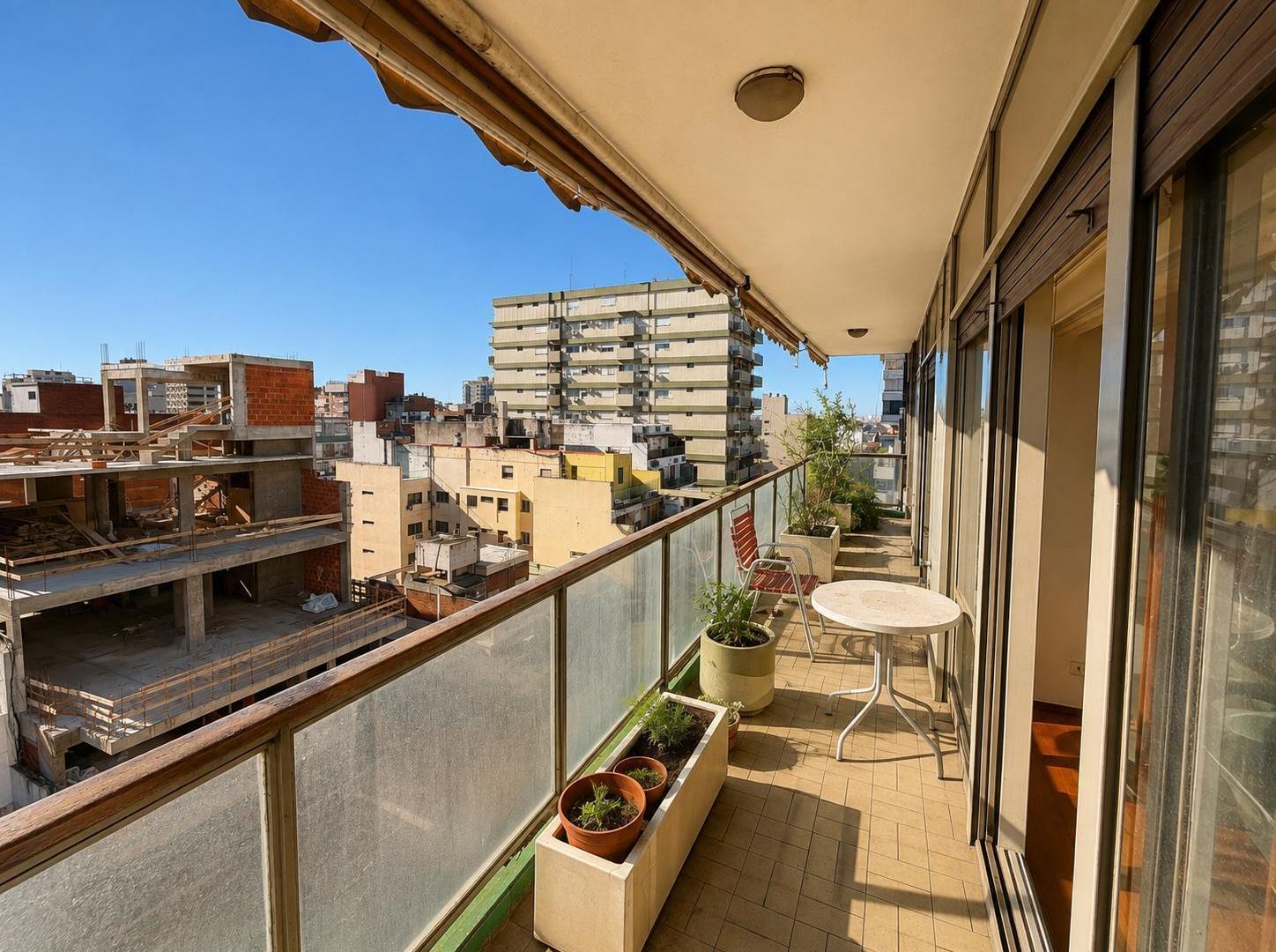 Foto de VENTA Departamento 4 ambientes c/ dependencia, 1 cochera doble, imagen 3