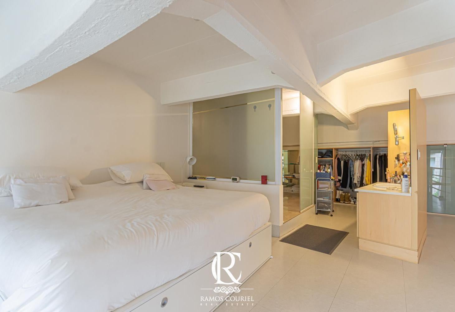 Foto de VENTA Loft 110m2, con cochera, amenities, Seg 24h- Av. Figue, imagen 3