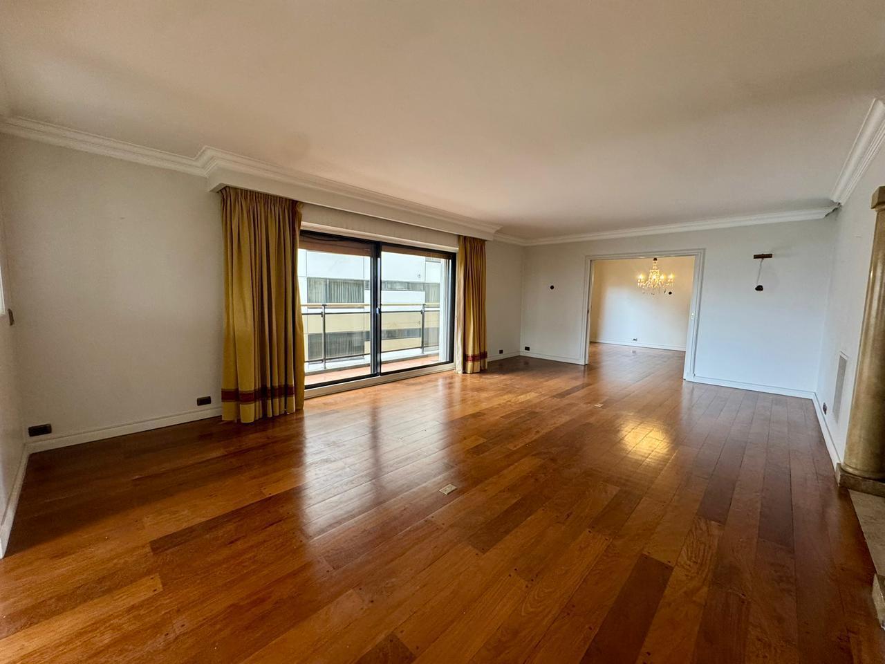 Foto de Departamento Piso de 5 AMBIENTES CON 2 DEPENDENCIA SOBRE LIBERTADOR, imagen 4