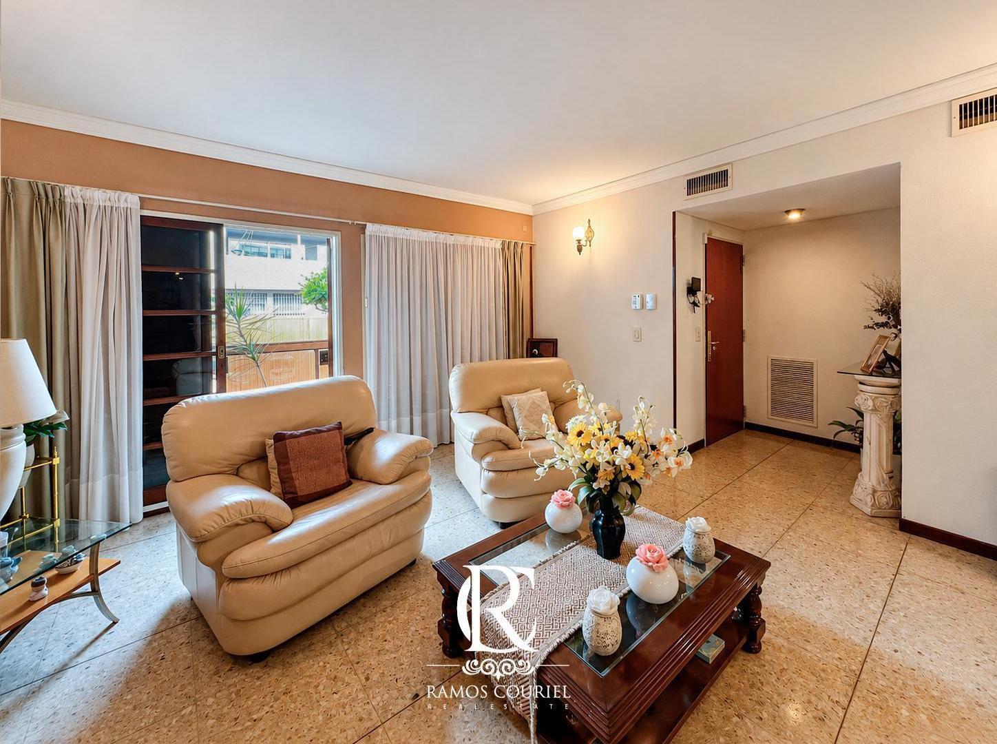 Foto de Venta casa de 340m2, pileta, parrilla, 4 coch-Lavalleja 1200 (Palermo), imagen 3