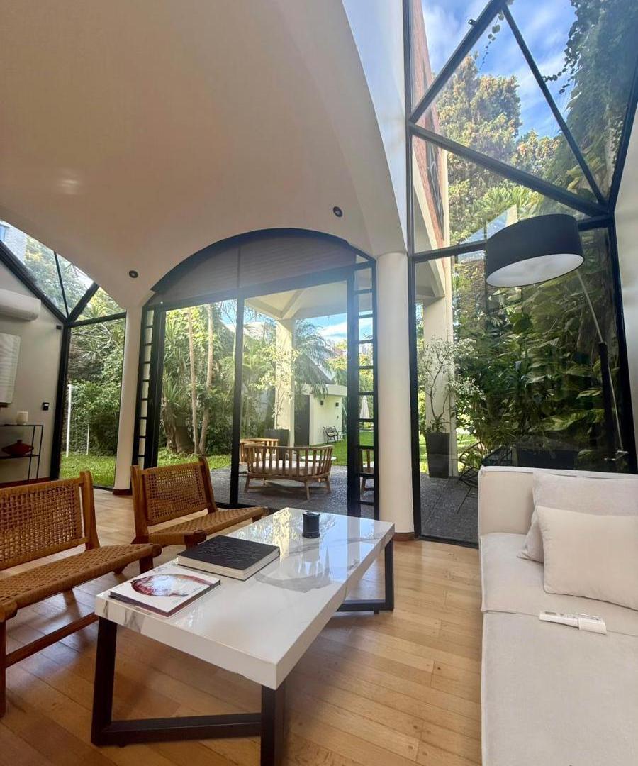 Foto de Venta Casa Doble Altura 5 Ambientes 556 m² Jardin C/Pileta 2 cocheras, imagen 5