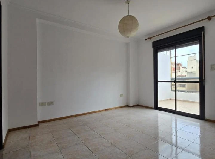 Hermoso DUPLEX: 2 Dormitorios + terrraza propia + Cochera. 5