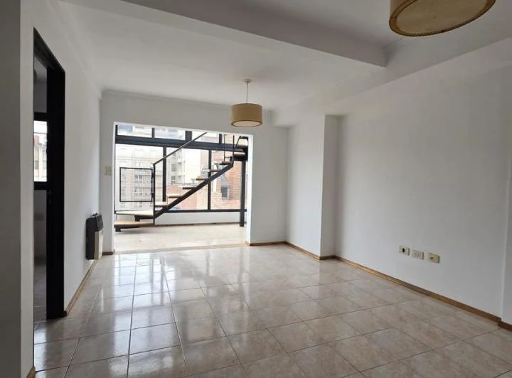 Hermoso DUPLEX: 2 Dormitorios + terrraza propia + Cochera. 3