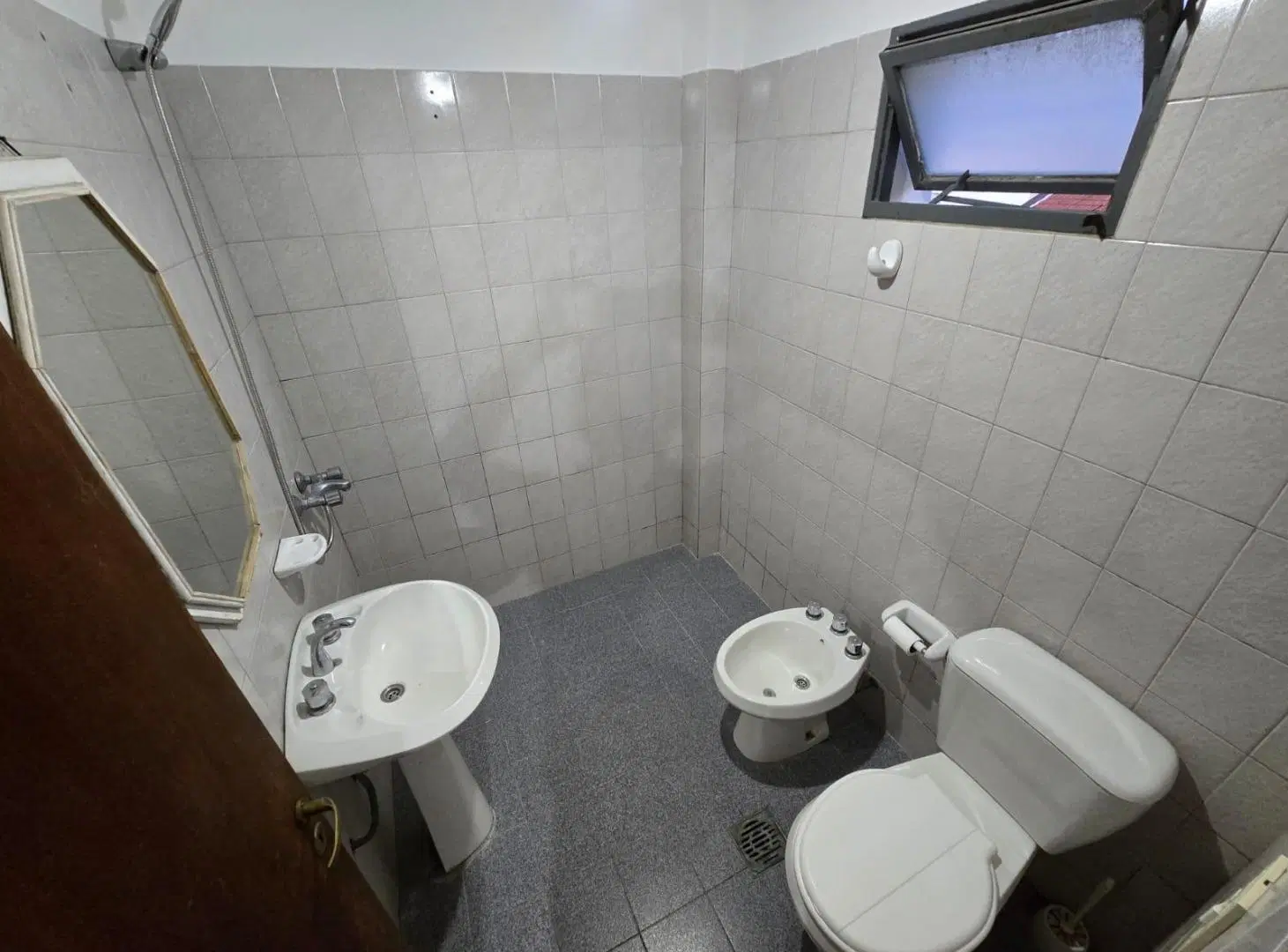Departamento en ALQUILER: 1 Dormitorio - B° ALBERDI 4