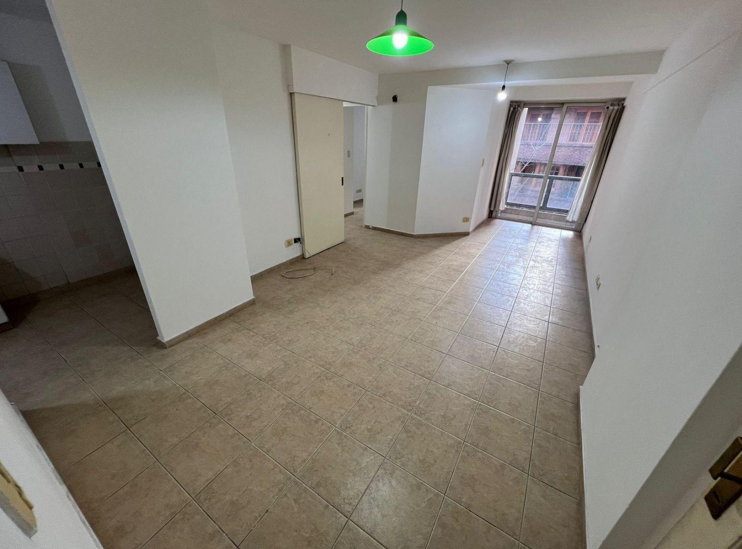 Foto de Obispo Trejo al 900: 1 Dorm/ Balcón frente - EXCELENTE UBICACION, imagen 2