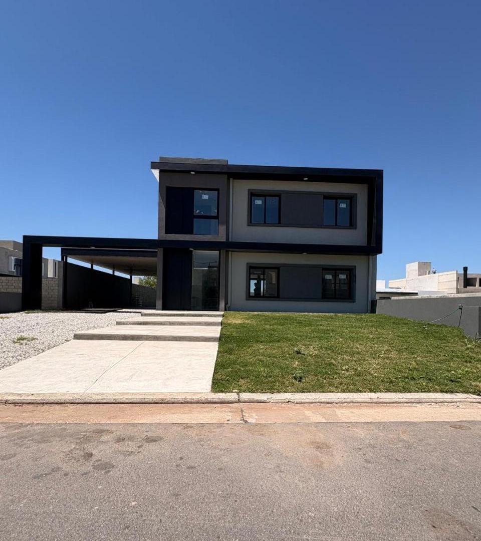 Hermosa Casa a Estrenar en Terrazas de Manantiales