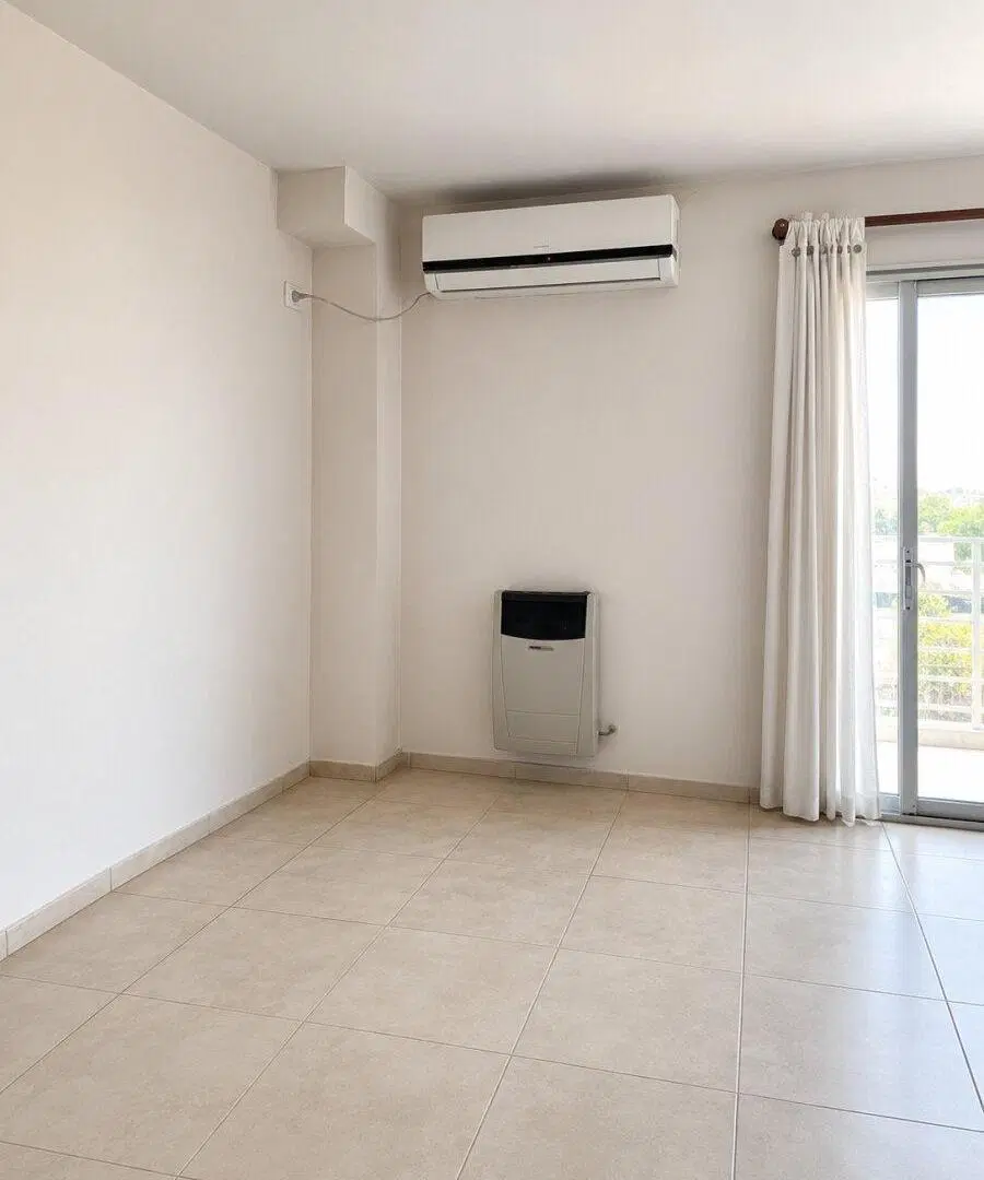 Departamento 1 habitación con balcon a 1 cuadra de la central de policia 1