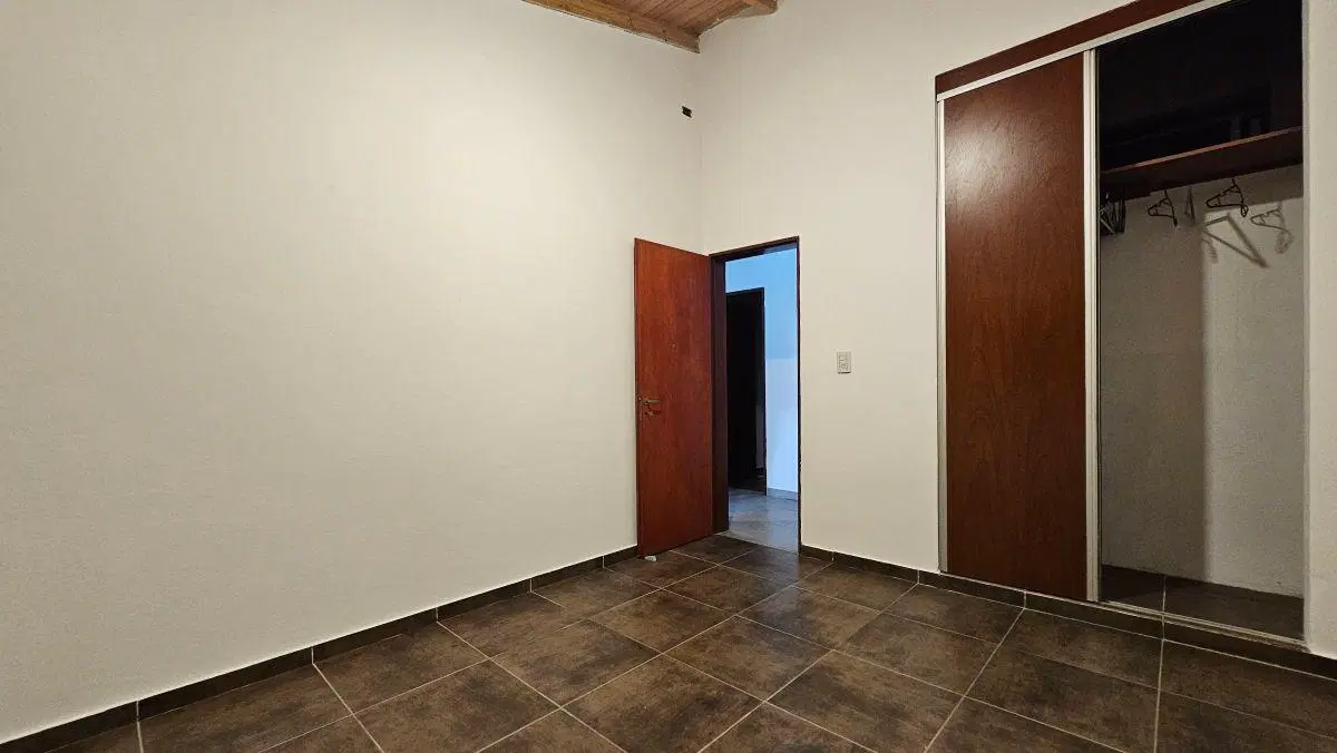 Departamento de 3 ambientes con terraza propia — Udaondo, Lanús Oeste 3